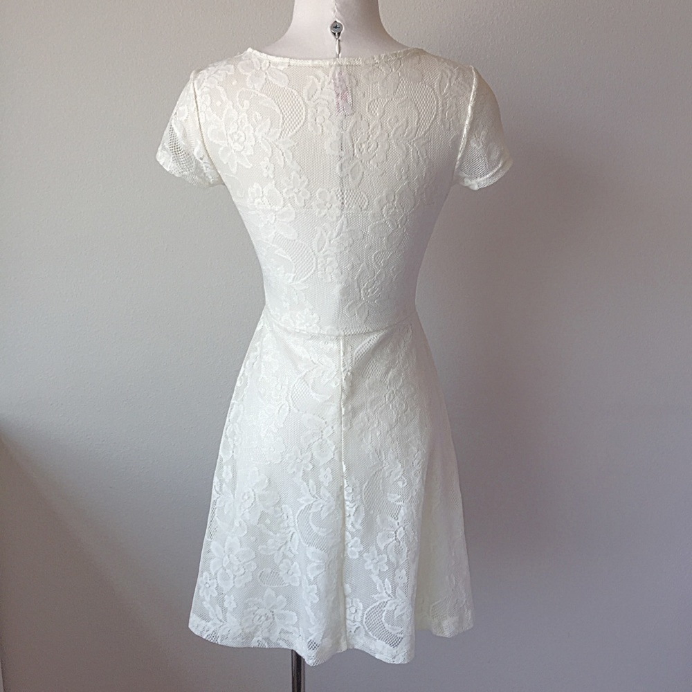 Floral Lace Dress - Picture 5 of 8